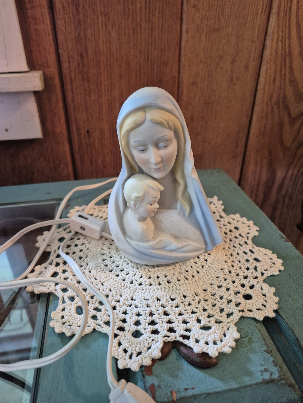 ❤️‍🔥 Vintage Glass Mary Night Light